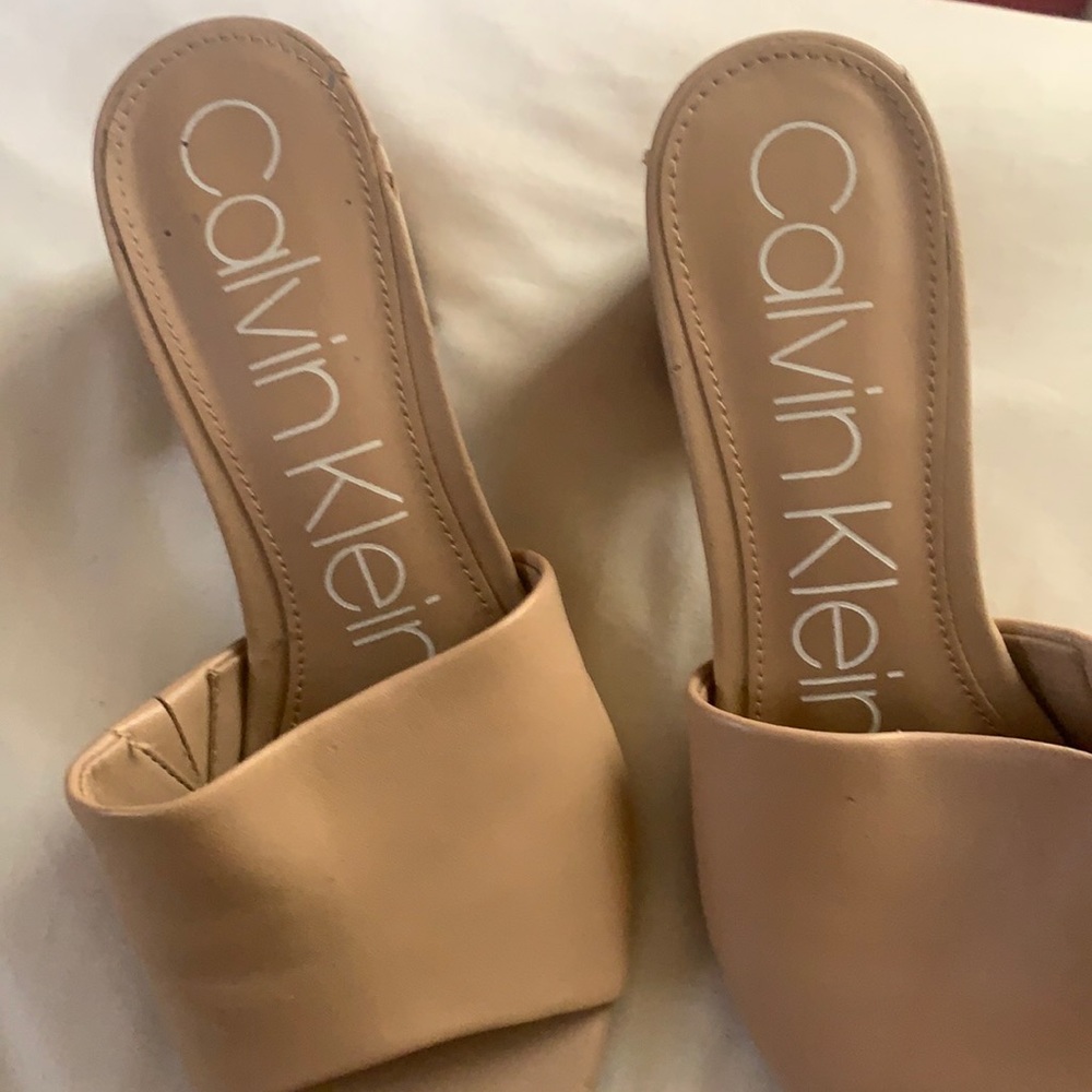 Calvin Klein low heel